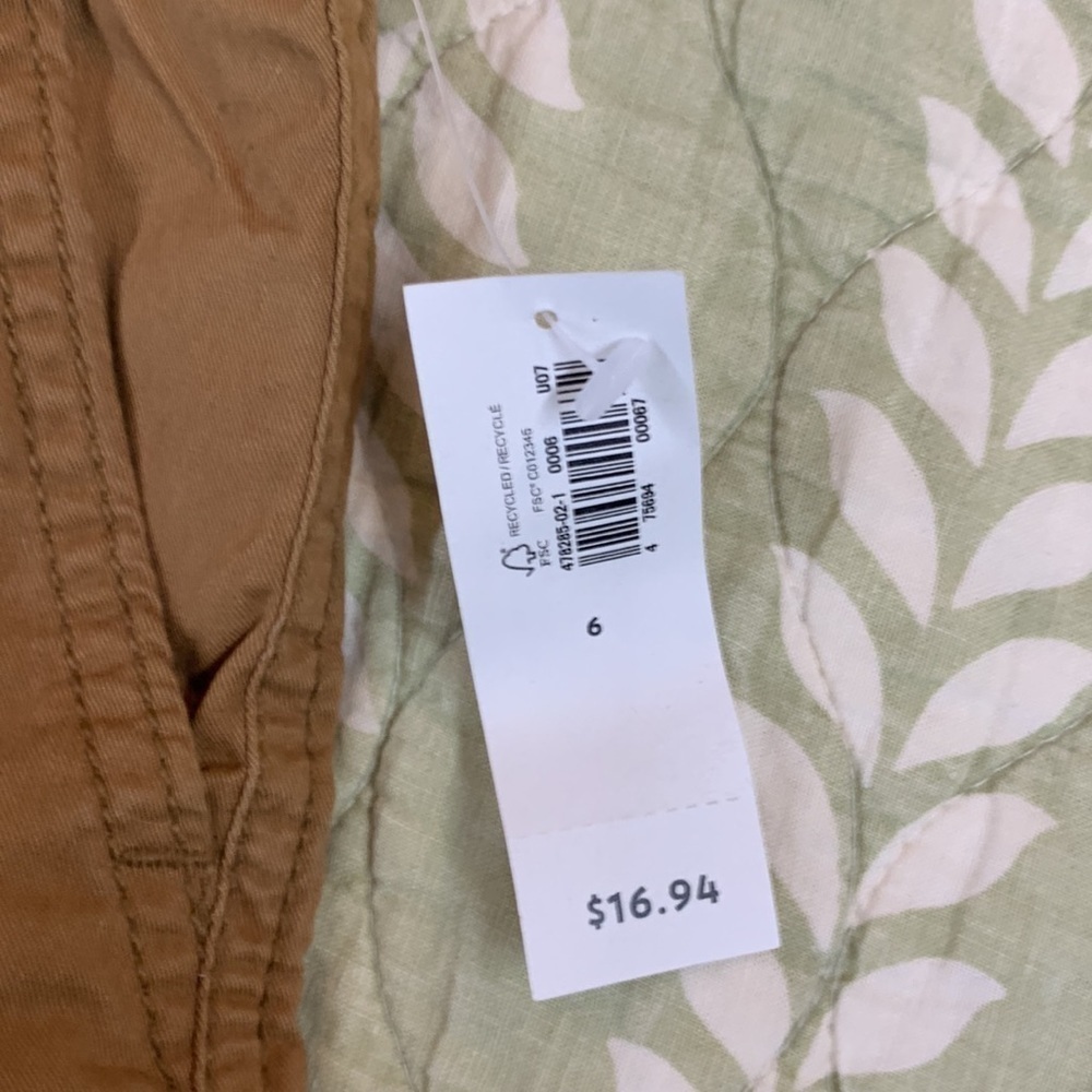Old Navy Shorts - Picture 2 of 5